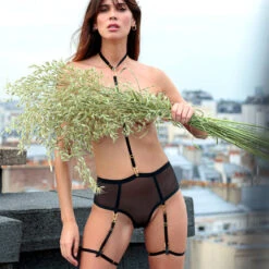 Culotte Ouverte Harnais Insoutenable Légerté -Velours Intime Boutique culotte atelier amour insoutenable legerete noir 2