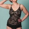 Débardeur Noir En Dentelle Forme Poitrine 1 Débardeur Noir En Dentelle Forme Poitrine -Velours Intime Boutique debardeurdentellenoiravet 2