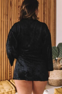 Déshabillé Velours Noir -Velours Intime Boutique deshabilleveloursnoirantifelvelourenfete 1
