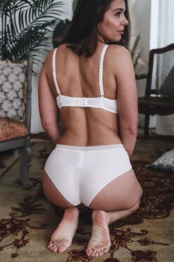 Soutien-gorge Armature Triangle Daily Paillette Nacre -Velours Intime Boutique lingerie antigel delisecharmel 4 c9d2ee11 6b39 44f2 af52 db39b65851f3