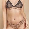 Soutien-gorge Triangle Dentelle Léofleur Amande -Velours Intime Boutique porter LEOFLEUR AMANDE triangle et culotte dentelle devant
