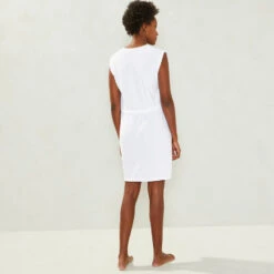 Robe Détente Blanche En Coton éponge -Velours Intime Boutique robedeplageblanchecotonepongeLaurencetavernier1