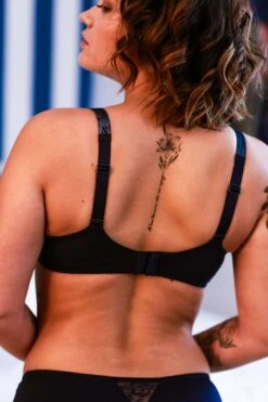 Rosa Faia Soutien-gorge Bleu Marine Emboitant Fleur -Velours Intime Boutique soutien gorge bleu fleur rosa faia 3