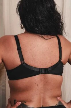 Soutien-gorge Corbeille Noir Bouquet De Fleur -Velours Intime Boutique soutien gorgecorbeillenoirdentelleambrabouquetdefleur 1